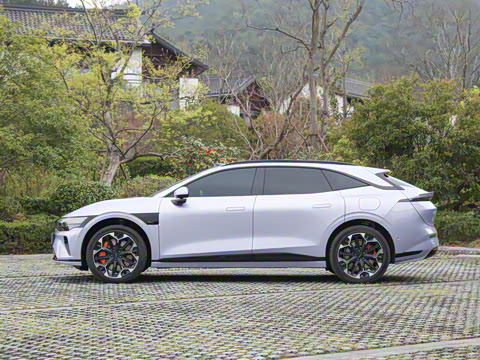 2025�� �����������Ǽݰ� 100kWh