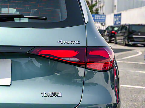 2025�� �Ŀ� GLC 260 L 4MATIC ������