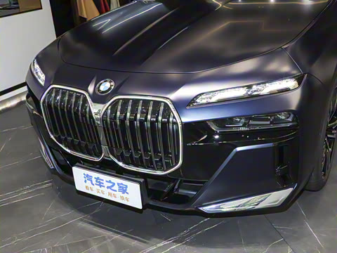 2023 740Li  M˶װ