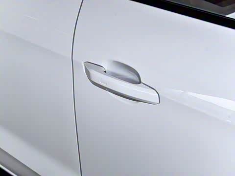 2025�� 200���������� 40 TFSI ���������� B&O ��ҹ��