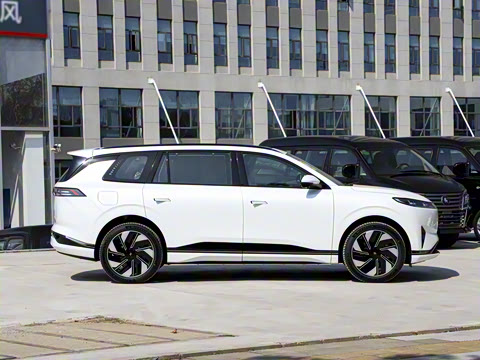 2025�� 636Ultra���Ȱ� 5��