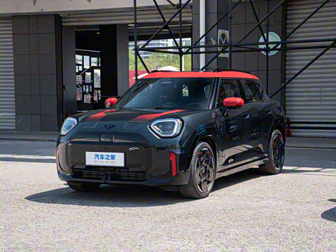 2025�� JOHN COOPER WORKS