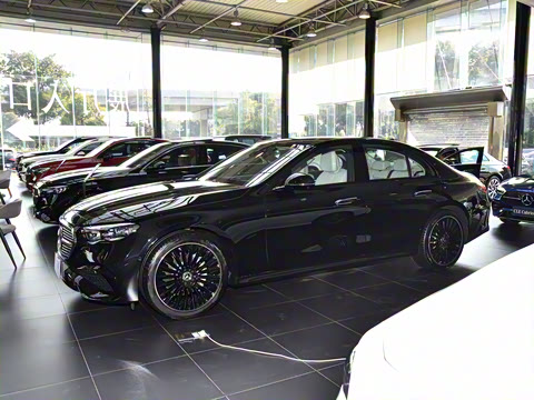 2025�� E 300 �������˶���