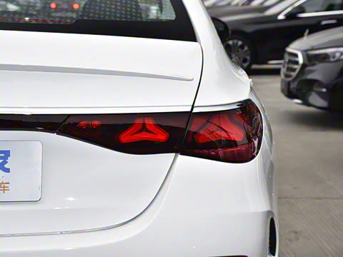 2025�� E 300 �������˶���