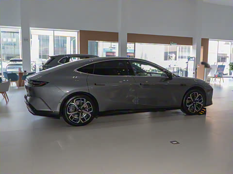 2025�� 700km Զ���Ǽݰ�