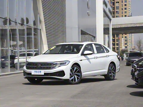 2025�� �Ŀ� 300TSI DSG׿Խ��