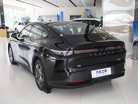 2025�� 560PRO 185kW