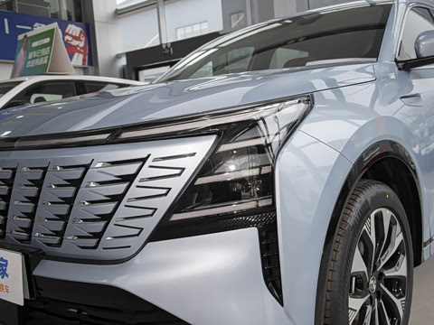 2025�� ���Ĵ� UItra 2.0T ������ �ǻ۾�����