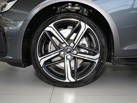 2025�� 200���������� 40 TFSI ����������