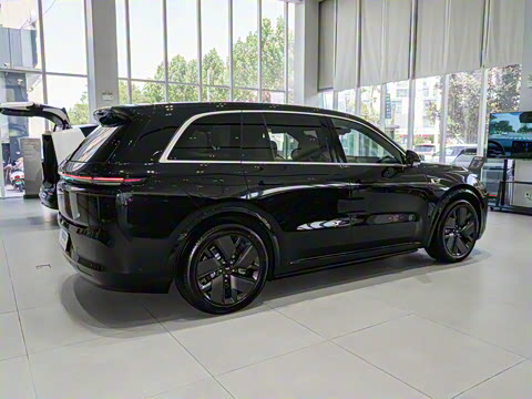 2025�� Ultra ���ܻ��°�