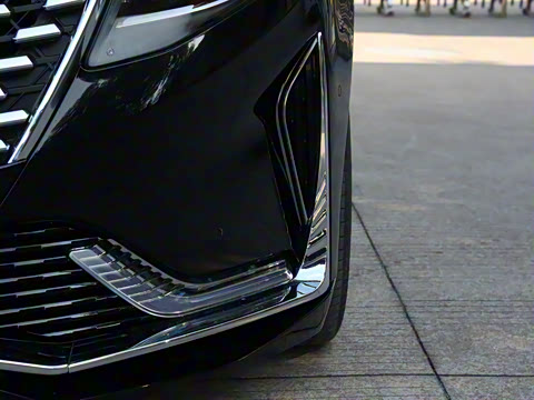 2025�� 2.0T ��Ӱ