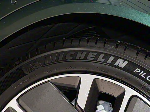 2025�� Ultra ���ܻ��°�