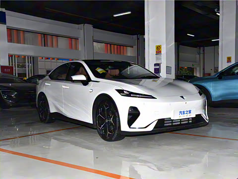 2025�� 300UltraǬ���Ǽ�ADS SE���̰�