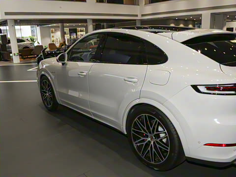 2025�� Cayenne Coup�� S E-Hybrid 3.0T