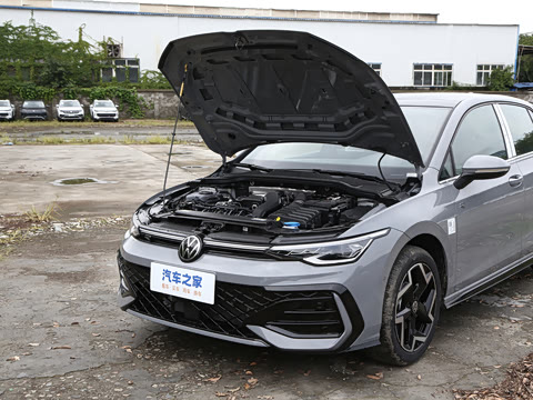 2025�� �Ŀ�� 300TSI R-Line