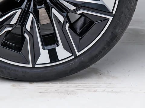 2025�� xDrive30L ������ M�˶���װ