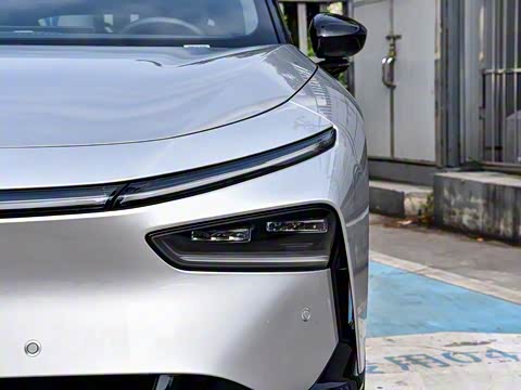 2025�� �������� Max �콢��