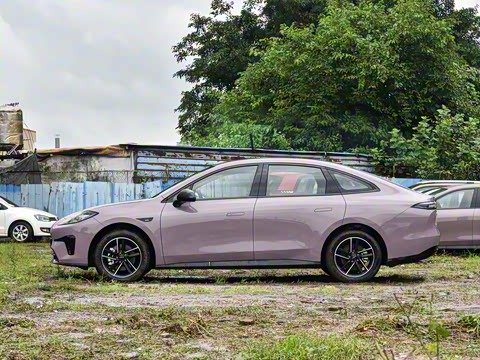 2025�� 650 ������