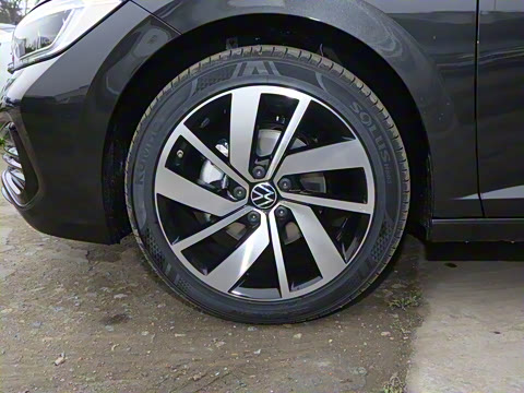 2025�� �Ŀ� 300TSI DSG׿Խ��