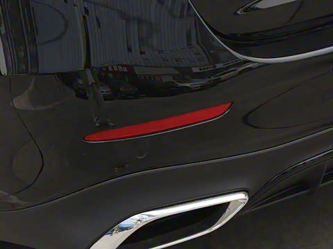 2025�� �Ŀ� E 300 �������˶���