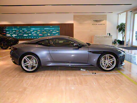 2025�� 4.0T V8 Coupe