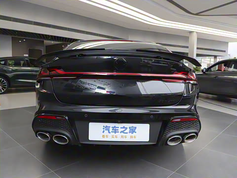 2025�� 2.0T 405 AT������