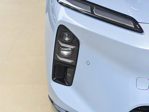 2025�� 75kWh Touring