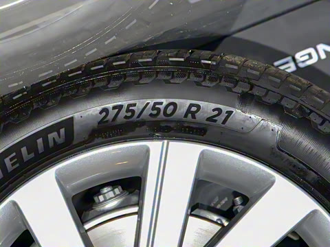 2025�� 3.0 L6 360PS ʢ����