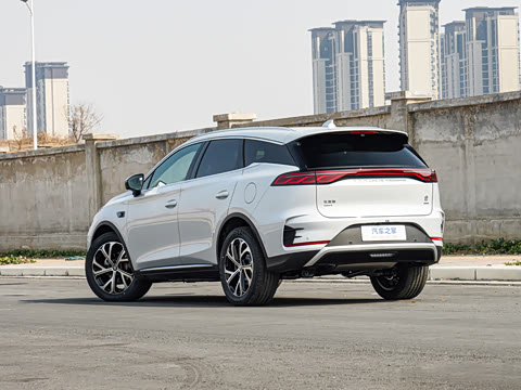 2025�� �Ǽݰ� DM-i 115KM �����