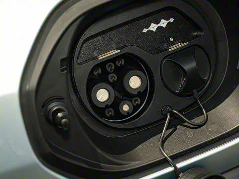 2025�� 501KM ����Pro��