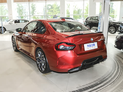 2025�� M240i xDrive