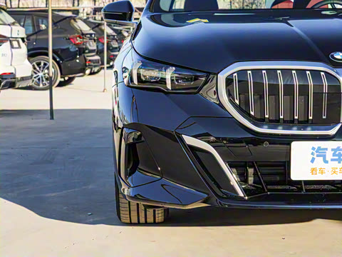 2025�� 530Li ������ M�˶���װ