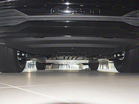 2024�� 50 e-tron quattro ��ҫ�� ������װ