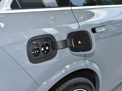 2025�� Pro ���ܻ��°�