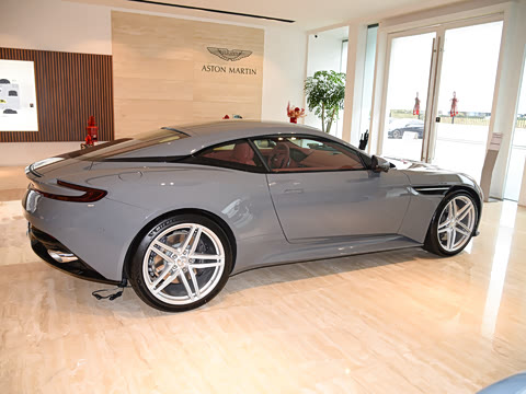 2025�� 4.0T V8 Coupe