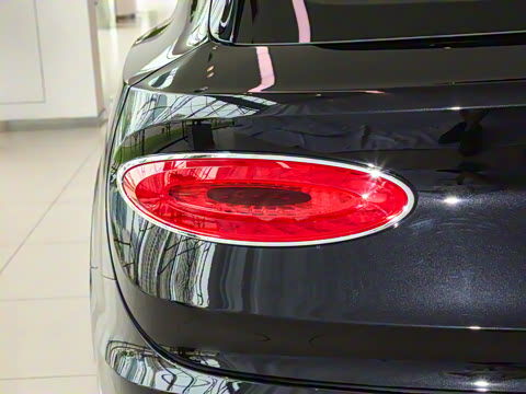 2026�� 4.0T V8 ������