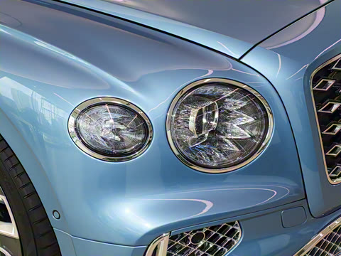 2026�� 4.0T V8 Mulliner