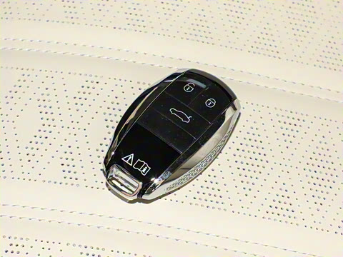 2026�� 4.0T V8 Mulliner