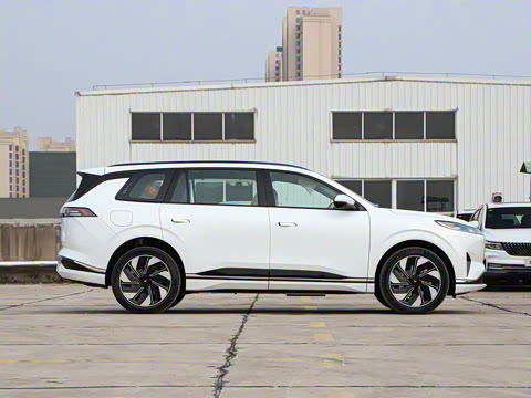 2025�� 210Ultra���Ȱ� 5��