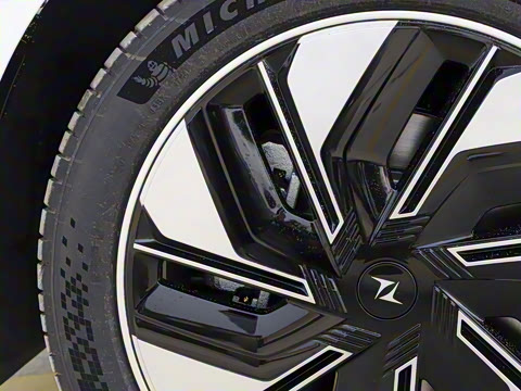 2025�� 210Ultra���Ȱ� 5��