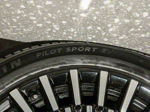 2024�� �������������� 140kWh