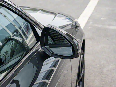 2025�� 200���������� 40 TFSI ���������� B&O ��ҹ��