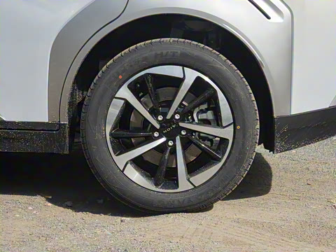 2025�� Plus 510 ������