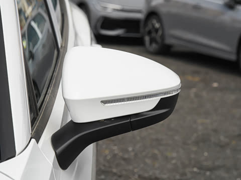 2025�� ̽��L 330TSI ������Ӣ