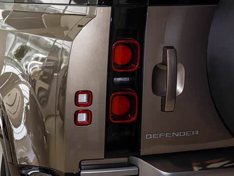 2025�� 110 3.0T P400 X-Dynamic HSE