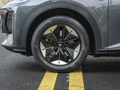 2025�� 520Max ��ΪǬ���Ǽ�ADS SE�����