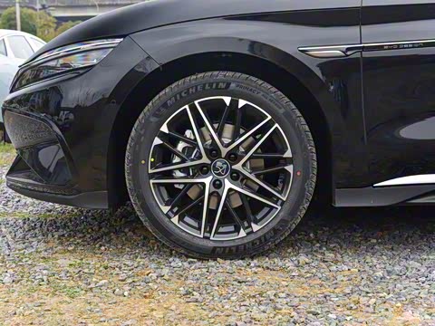 2025�� EV �Ǽݰ� 701KM������