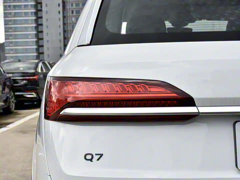 2025�� 55 TFSI quattro S line�˶���