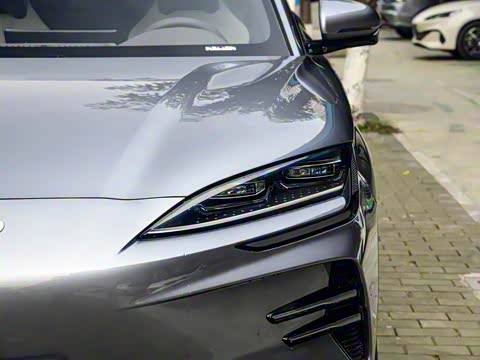 2025�� EV �Ǽݰ� 605km �콢��