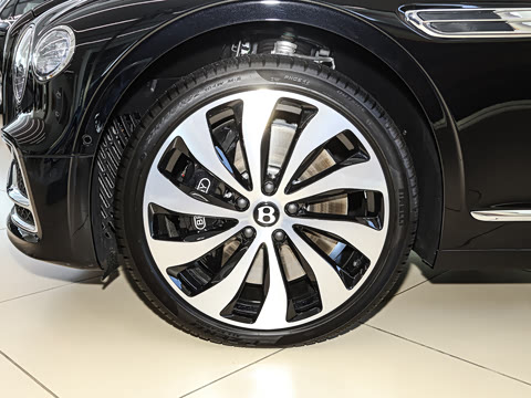 2024�� V8 Edition 8